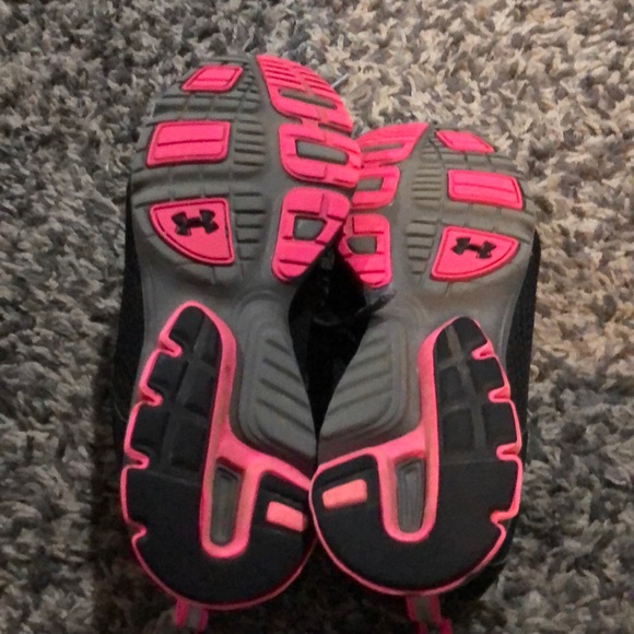 Under armor shoes - Picture 6 of 6